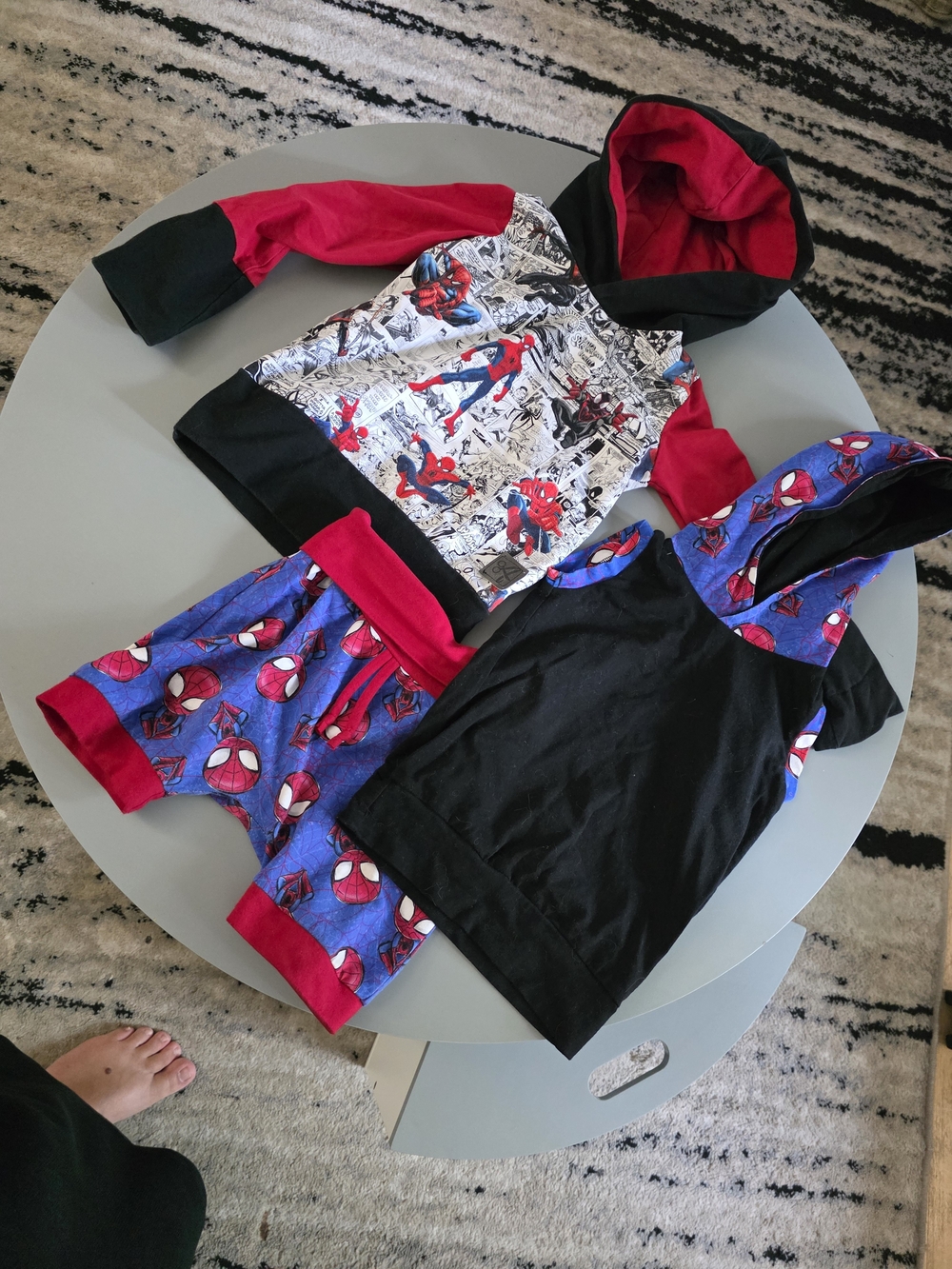 Spider-Man Kids Set 1-3ans Hoodie & Shorts Set - Red, Black, Blue